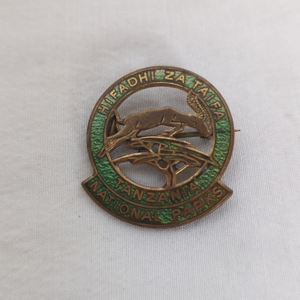Vintage 1970s Hifadhi Za Faifa Tanzania National Park Souvenir Pin